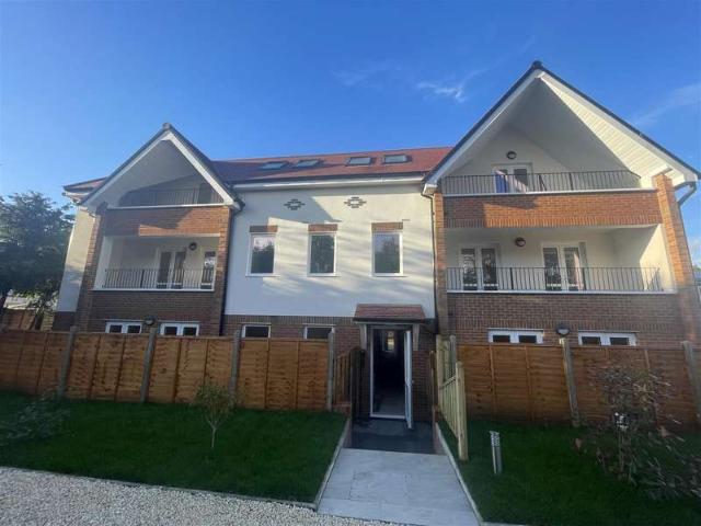 Apartment for sale in South Croydon, Purley