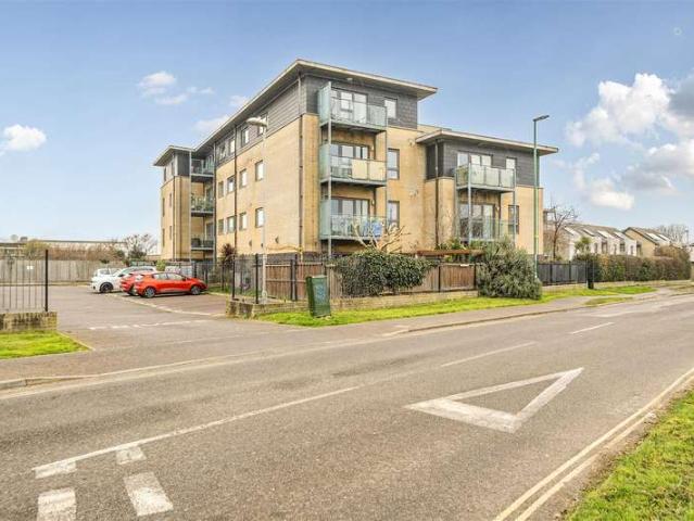 Apartment for sale in Fishersgate, West Sussex