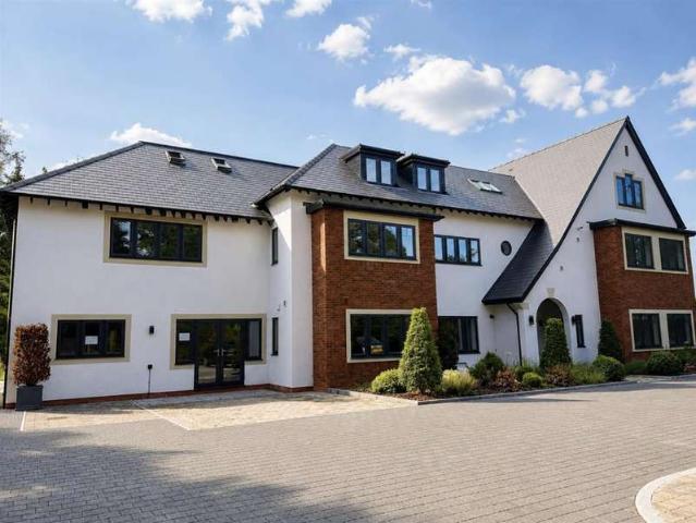 Apartment for sale in Heswall, Wirral