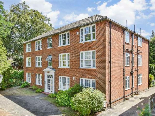 Apartment for sale in Carshalton Beeches, Greater London