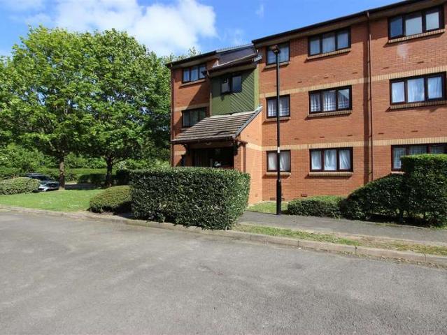 Apartment for sale in Carterhatch, Greater London