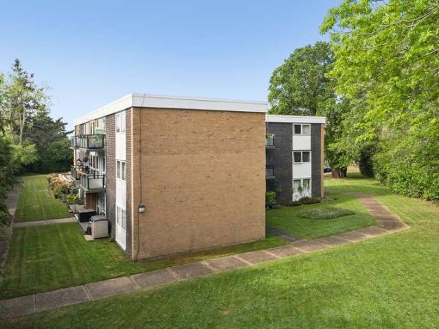 Apartment for sale in Swallow, Buckinghamshire