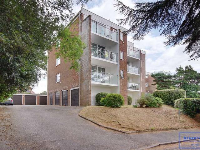 Apartment for sale in Poole