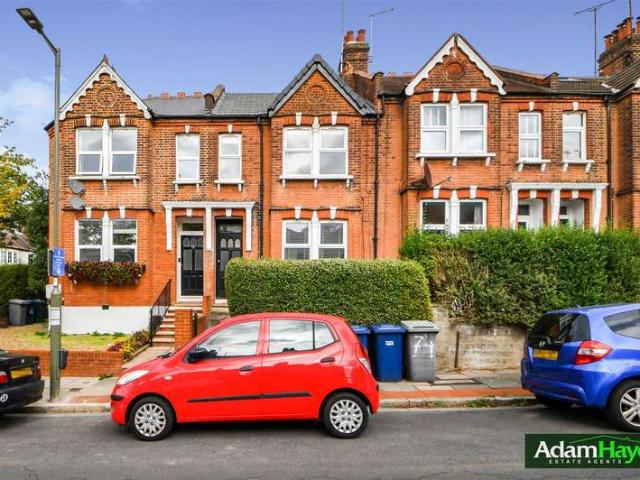 Apartment for sale in West Finchley, Greater London