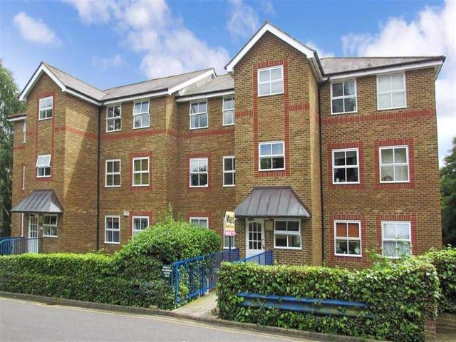Apartment for sale in Midway, Kent