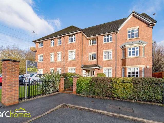 Apartment for sale in Howe Bridge, Wigan