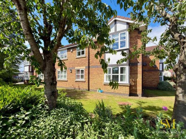 Apartment for sale in Ainsdale, Sefton