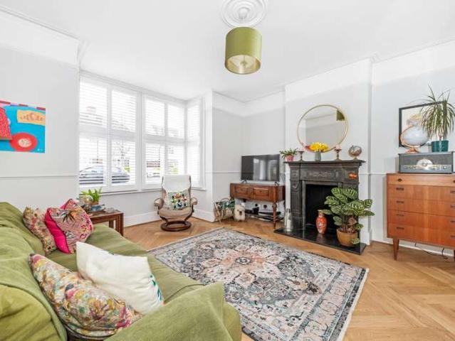 Apartment for sale in London Borough of Lewisham, Forest Hill