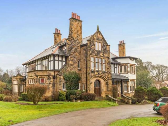 Apartment for sale in Oakwood, West Yorkshire
