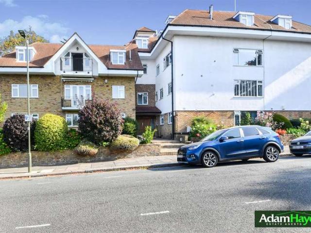 Apartment for sale in London Borough of Barnet, Greater London