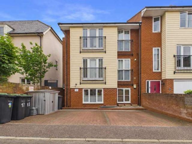 Apartment for sale in Sudbury, Chelmondiston