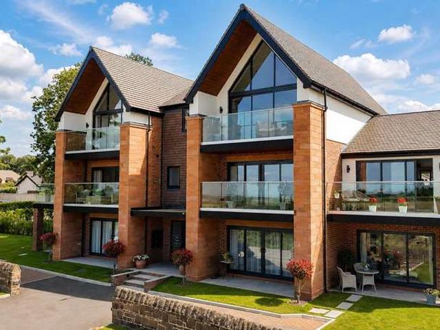 Apartment for sale in Heswall, Wirral