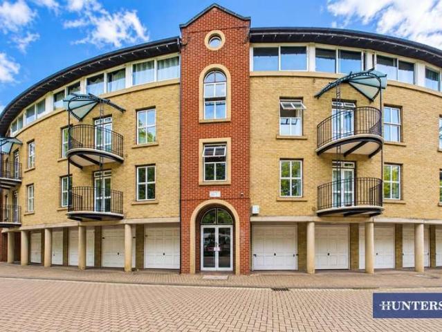 Apartment for sale in Ocean Village, Southampton