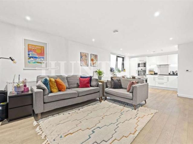 Apartment for sale in Tottenham Hale, Greater London