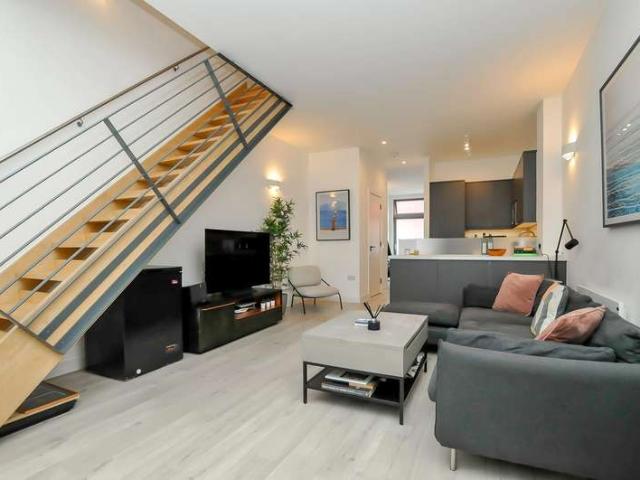 Apartment for sale in Stoke Newington, Greater London
