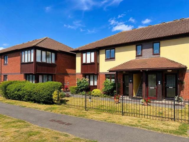 Apartment for sale in Portchester, Fareham