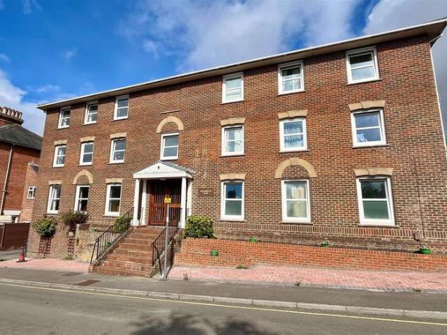Apartment for sale in Salisbury, Wiltshire