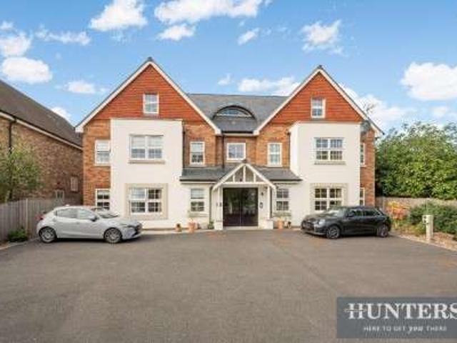 Apartment for sale in Great Bookham, Mole Valley