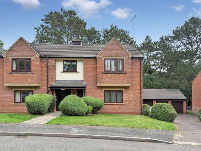 Apartment for sale in Heswall, Wirral