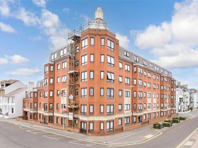 Apartment for sale in Middle Deal, Ash