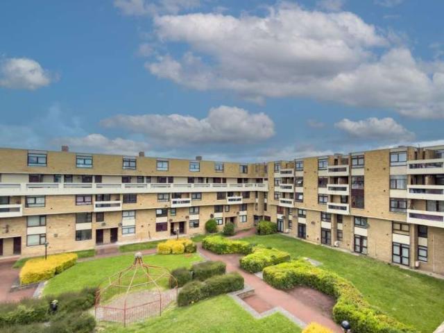 Apartment for sale in Sulgrave, Washington