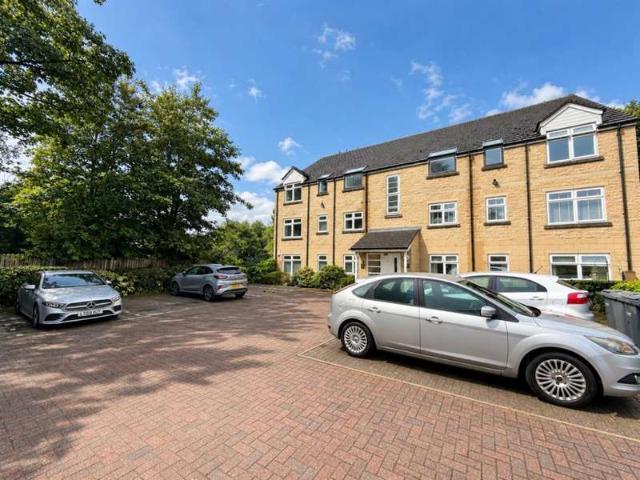 Apartment for sale in Low Moor, West Yorkshire