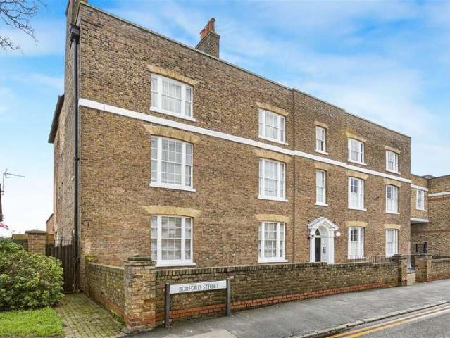 Apartment for sale in Broxbourne, Hertfordshire