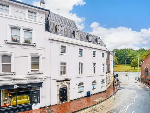 Apartment for sale in Broadwater Down, Sandown Park