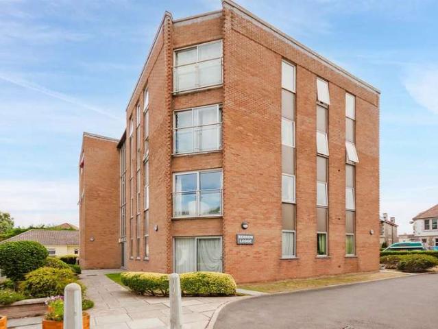 Apartment for sale in Weston-super-mare, North Somerset