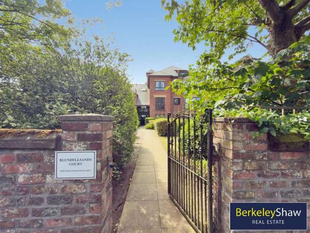 Apartment for sale in Great Crosby, Sefton