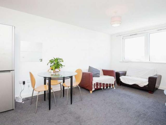 Apartment for sale in Moss Side, Georgia