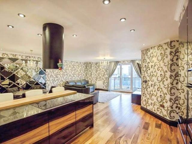 Apartment for sale in Salford Quays, Salford