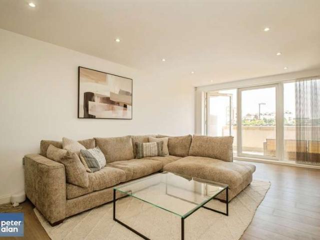 Apartment for sale in Falcon Lodge, Wales