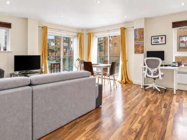 Apartment for sale in London Borough of Lewisham, Greater London