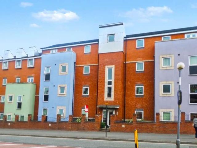 Apartment for sale in Bearwood, West Midlands