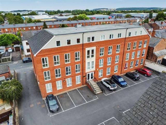 Apartment for sale in Caldermill, East Midlands