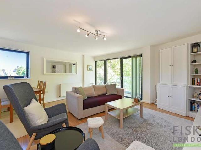 Apartment for sale in Isle Of Dogs, Greater London