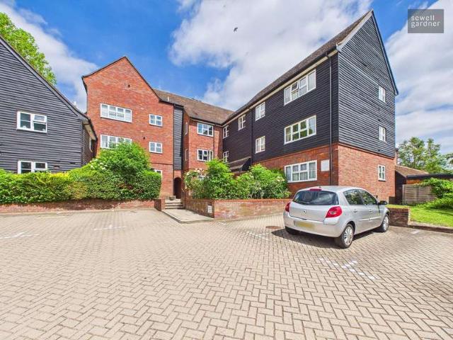 Apartment for sale in Batchworth