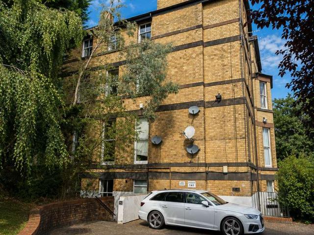 Apartment for sale in Calderstones