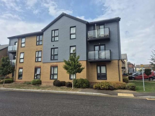 Apartment for sale in Grove Park, Swale