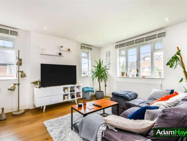 Apartment for sale in Temple Fortune, Greater London