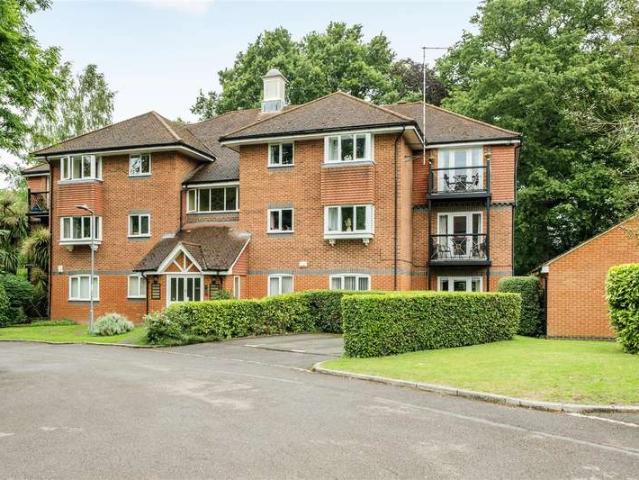 Apartment for sale in Crowthorne, Bracknell Forest