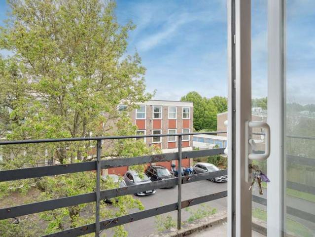 Apartment for sale in The Slade, Oxfordshire