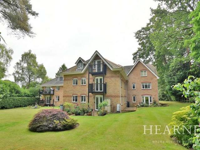 Apartment for sale in Tricketts Cross, Ferndown
