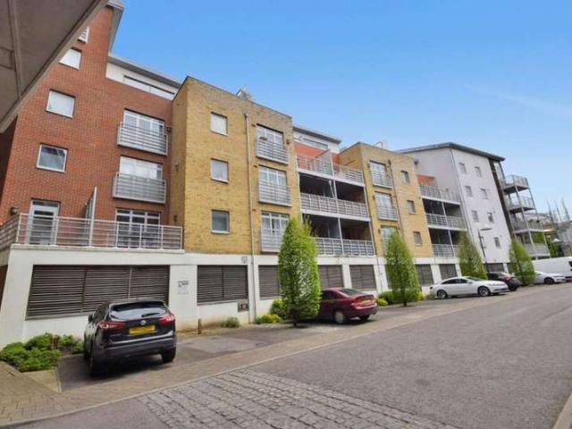 Apartment for sale in Midway, Kent