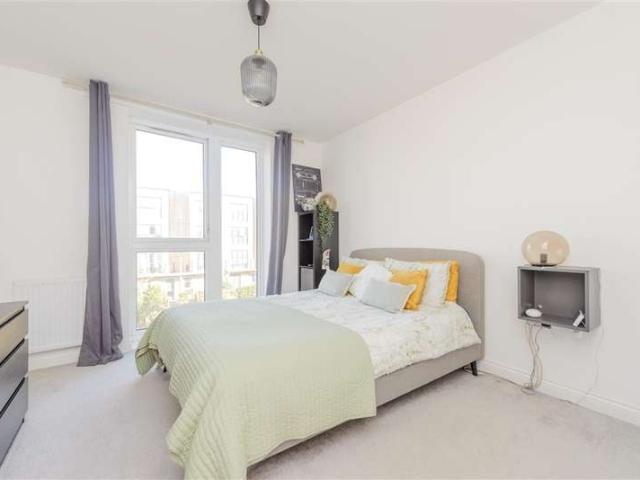 Apartment for sale in Castle Hill, Dartford