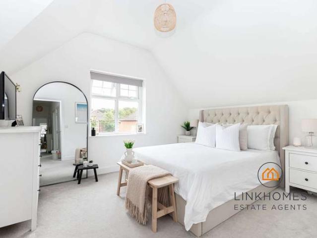 Apartment for sale in Upper Parkstone, Poole