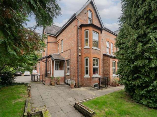 Apartment for sale in West Didsbury, Manchester