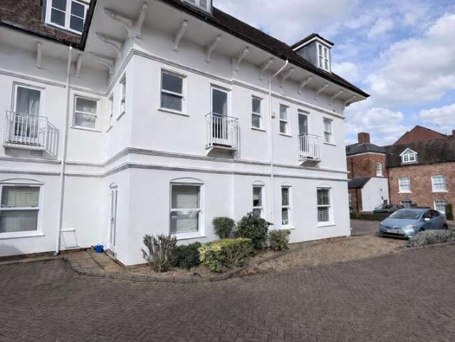 Apartment for sale in Cliff Hill, Green Close
