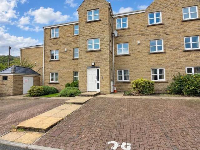 Apartment for sale in Banksfield, Calderdale